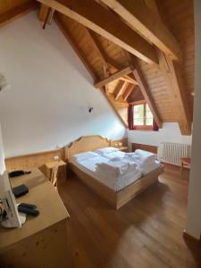 Zweibettzimmer mit Bergblick