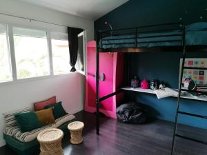 Villas villa bois sur pilotis avec vue sur foret : photos des chambres