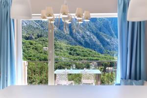 GH Aparts with SCENIC VIEWS & POOL