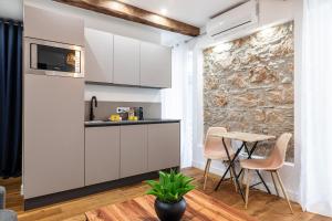 Pretty & Quiet Studio in Port Area