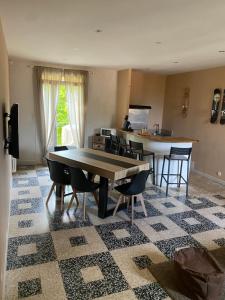 Location appartement 1 chambre plus dépendance en supplément voir descriptif dans un mas provençal au coeur du luberon