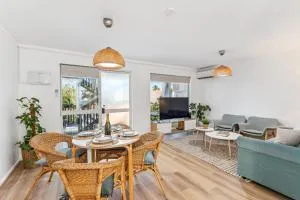 Coastal Scarborough Beach "gem" Sleeps4! - Wanneroo