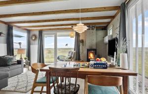 2 Bedroom Beautiful Home In Hurup Thy