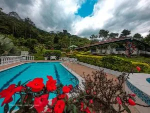 Villa del carmen: Un oasis de ensueño familiar - Supatá