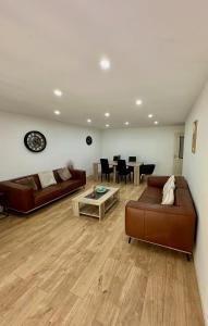 Appartements Grand T4 de 118m2 Proche Tram, Terrasse a seulement 25 mn des Plages : photos des chambres