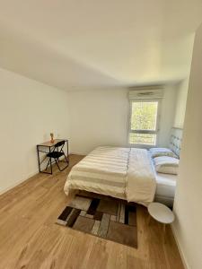 Appartements Grand T4 de 118m2 Proche Tram, Terrasse a seulement 25 mn des Plages : photos des chambres