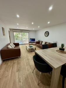 Appartements Grand T4 de 118m2 Proche Tram, Terrasse a seulement 25 mn des Plages : photos des chambres