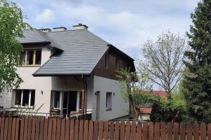 House at the titbird hill