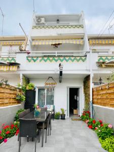 Casita unifamiliar junto al mar