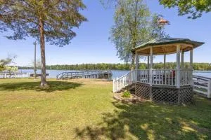 Grandpas House with 2 Kayaks - 纽贝里