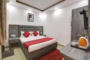 Hotel Dreamland Dx-5 Mints walk From New Delhi Railways Station