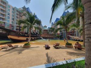 Grande Caribbean condo by lynlyn