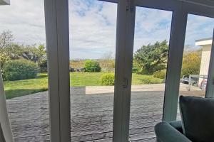 SECLUDED COTTAGE-4 BED-Sleeps 8- TREARDDUR BAY