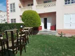 شاليه رائع أرضي بحديقه مارسيليا بيتش 1 Elegant Ground Chalet with Garden Marselia Beach 1 - Dawwār Muḩammad Abū Shunaynah