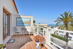 Sea View Apartment by NRAS