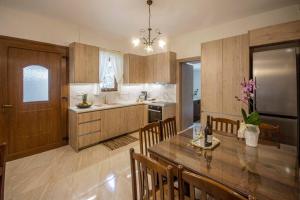 Kalomiris Thea Suite