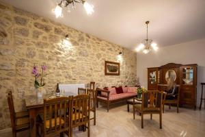 Kalomiris Thea Suite