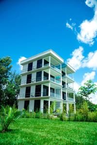 Shose Farmhouse Chalets & Campsite