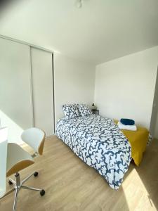 Triplex neuf avec toit-terrasse au pied du Métro - 10min PARIS EXPO - 4 rooms 6 beds