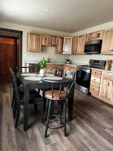 Rhodopa Guest House at Yellowstone #9 - Mammoth