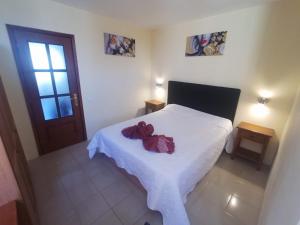 Sunny Bungalow with Pool view by Ocean