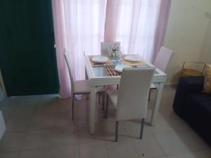 Sunny Bungalow with Pool view by Ocean