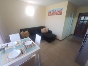 Sunny Bungalow with Pool view by Ocean