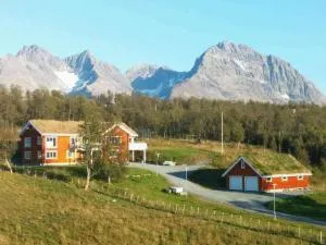 Timber house in Lyngen - Jægervatnet