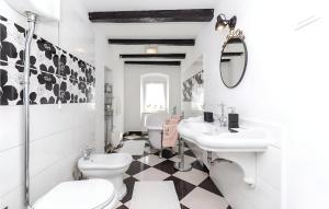 Charming Old House with Sea View Bakar