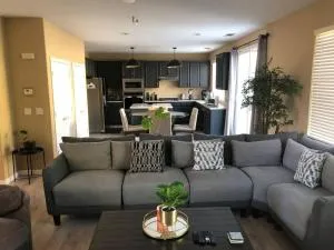 Quiet 1-Bed and Private Bath - Ideal for Travel Nurse - Oakley