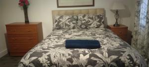 White House Ensuite double bedroom