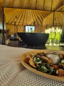 Jurty Glamping - 戈斯蒂宁