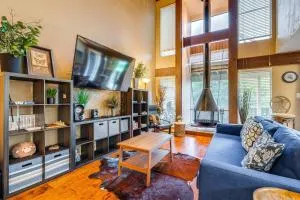 Lago Vista Golf Getaway with Decks and Pool Access! - لايك واي