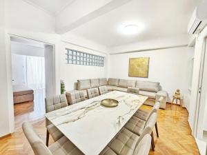 Athens Divas Spirit Suite