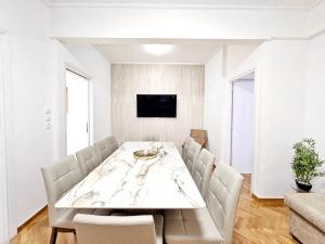 Athens Divas Spirit Suite