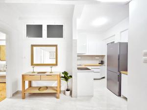 Athens Divas Spirit Suite