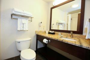 King Room - Non-Smoking room in Comfort Inn & Suites Ashland