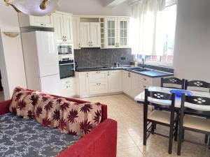 Tirana Apartment white