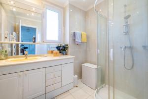 Appartements Spacieux appartement vue mer et montagne : photos des chambres