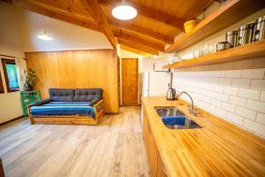 Casa en entorno de bosque, cerca de playas y cerros