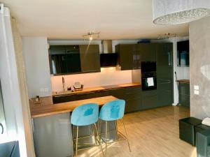 Appartement spacieux - 4-star hotels in Drancy