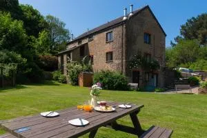 Upper Mill Tower -TheHome-AwaySouth - 库姆马丁