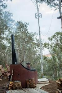 Bus & Hot Tub Secluded Eco Forest Retreat