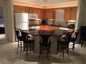 Custom luxury Ranch in Sunset Point - Oxford