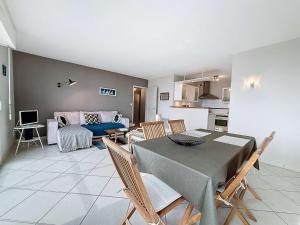 Appartement à 300m de la plage avec balcon et parking à Granville - FR-1-361-17