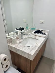 Moderno Departamento de 2 dormitorios a solo 6 min del Parque Kennedy Miraflores