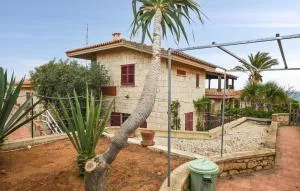 1 Bedroom Cozy Home In Marina Di Ragusa - Punta Secca
