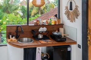 NEW Cozy, smart, flat above Ubuds roofs - Western Standard