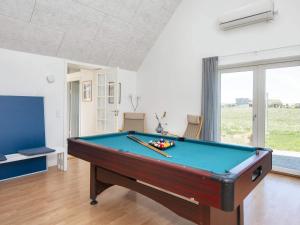 10 person holiday home in Harboøre-By Traum