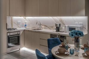 Clever Guest 021 Condor Marina Star